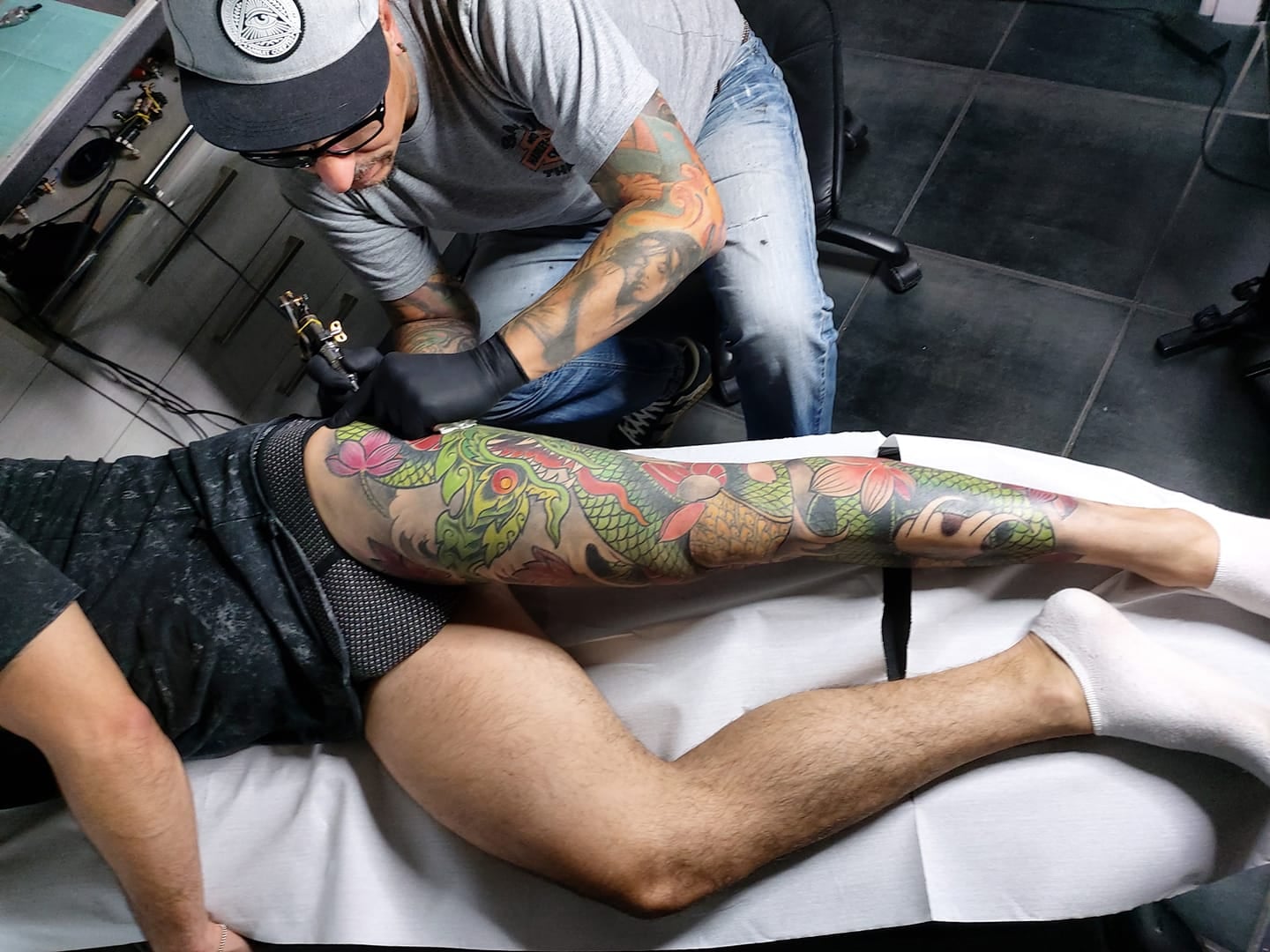 Különböző stílusú tetoválás a Pinker Tattoo galériából